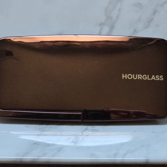 Hourglass MONOCHROME Modernist EyeShadow Palette - Picture 6 of 7
